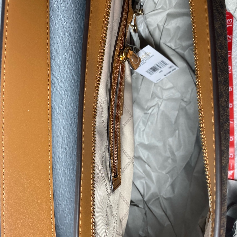 Michael Kors Brooke Lg Zip Hobo in Brown/Acorn - Picture 9 of 12